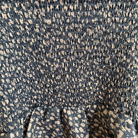 New hot top with beautiful design - Picture 3 of 7